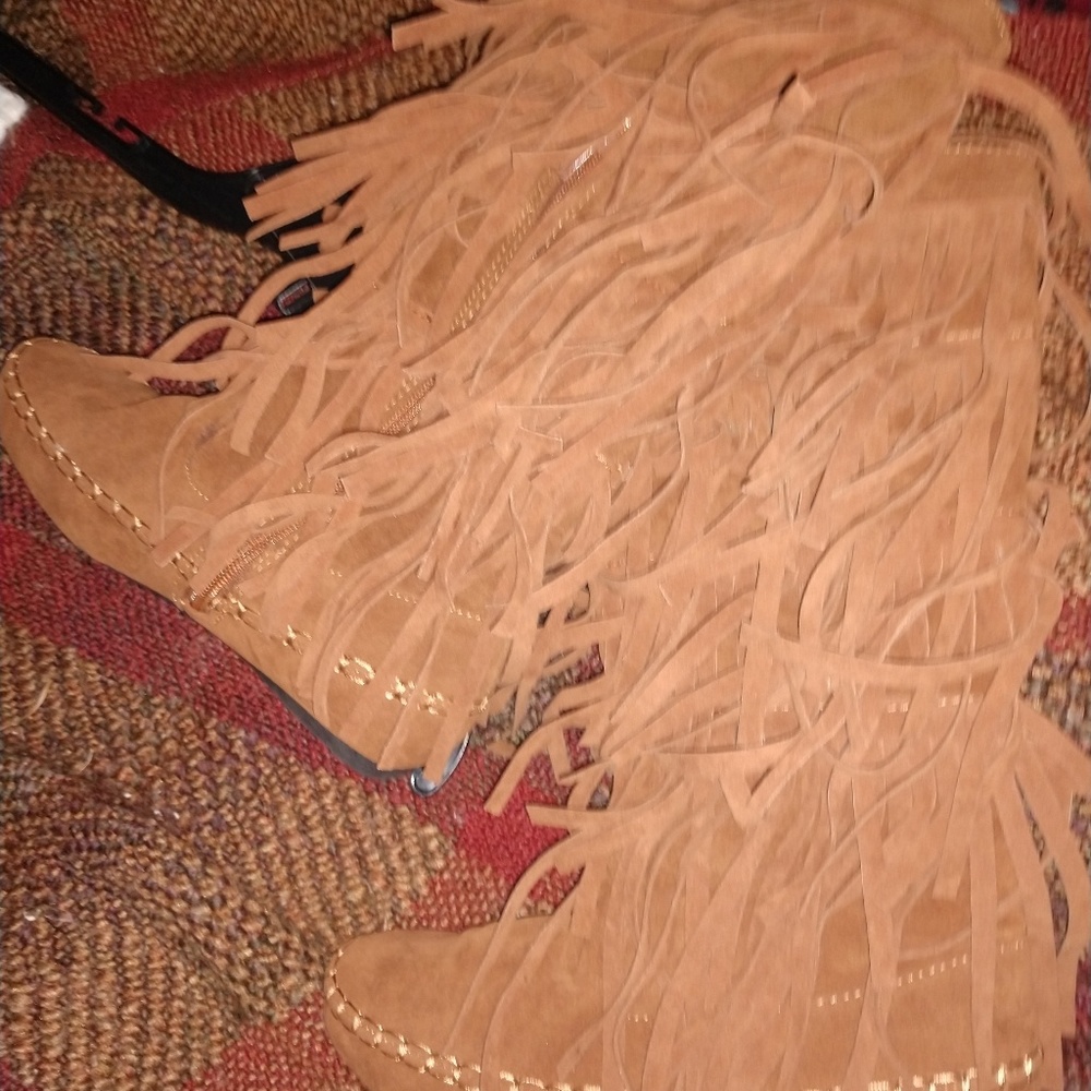 Fringe boots